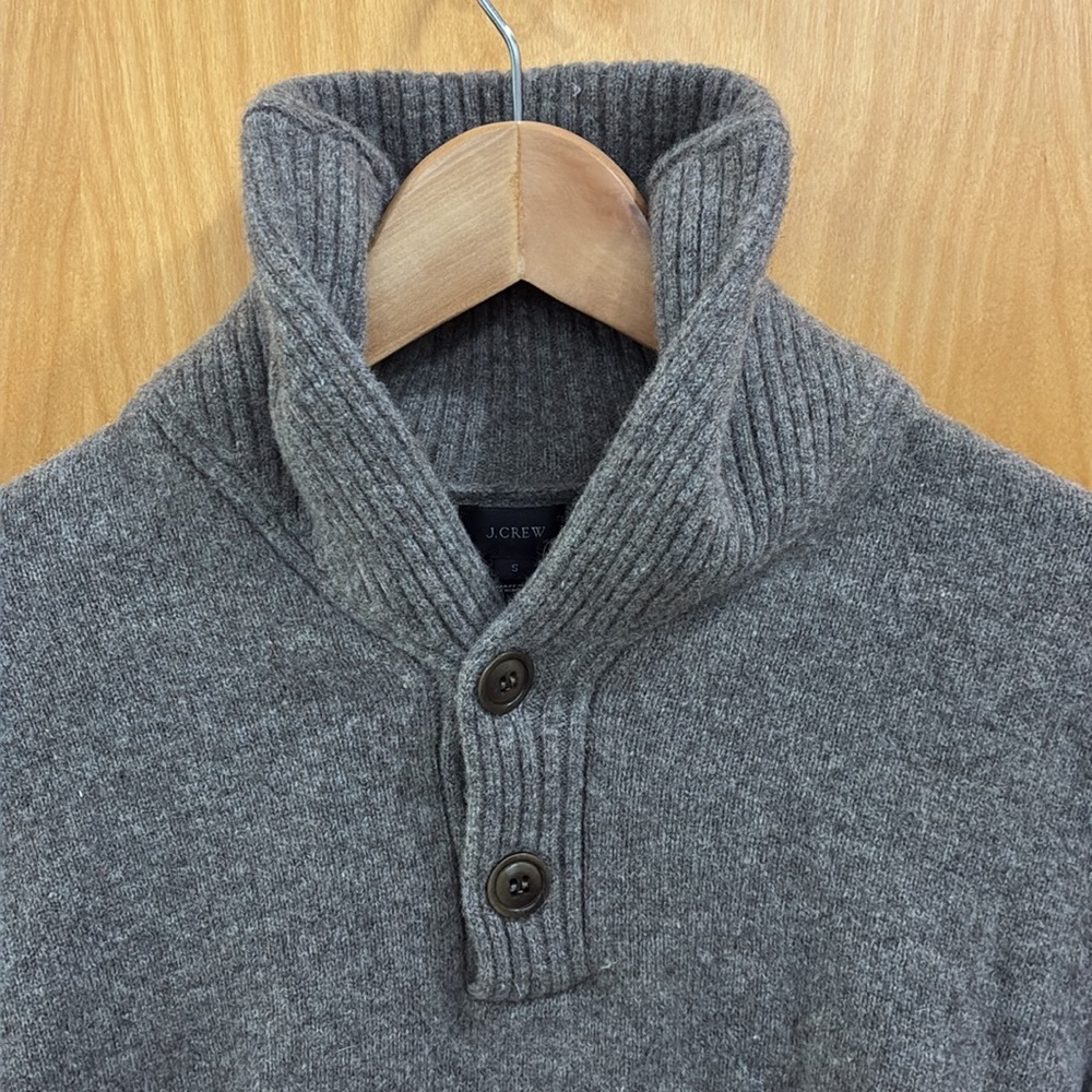 Soft heather brown J Crew 100% lambswool fitted grandpa sweater. One flaw. Small